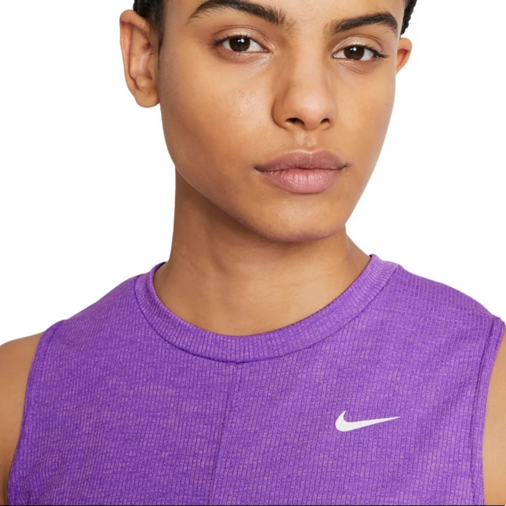 Nike Dri-FIT Cropped Twist Training Tank Top - Picture 11 of 12